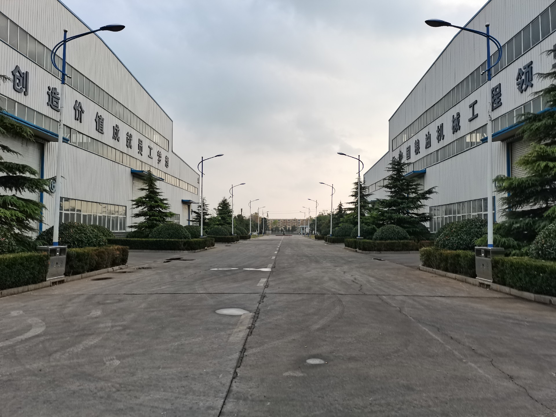 廠區(qū)戶(hù)外一角